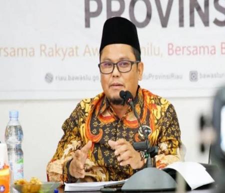 Ketua KPU Riau, Rusidi Rusdan (foto/int)